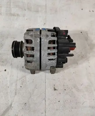 Dacia Sandero Generator/alternator 231007582R 2710910A NRG9S017