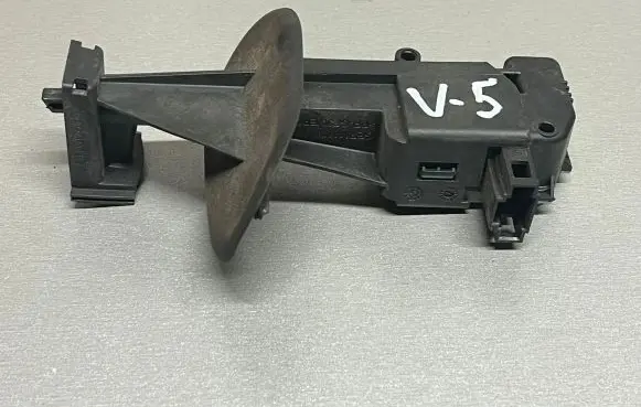Volvo XC70 Central locking motor 86113136