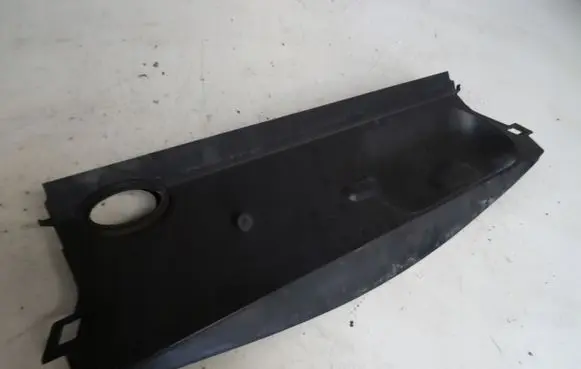Renault Megane III Radiator trim 214760021R
