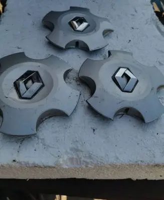 Renault Clio II R15 wheel hub/cap/trim 8200027372