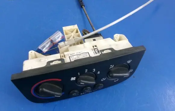 Opel Combo C Climate control unit