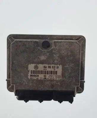 Skoda Octavia Mk1 (1U) Engine control unit/module 0261206758 06A906018GH