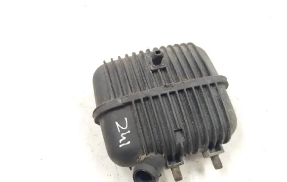 Audi A4 S4 B7 8E 8H Vacuum air tank 8E0129955