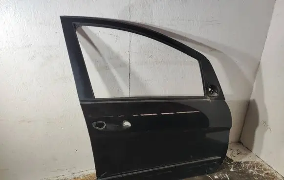 Mercedes-Benz B W245 Front door 