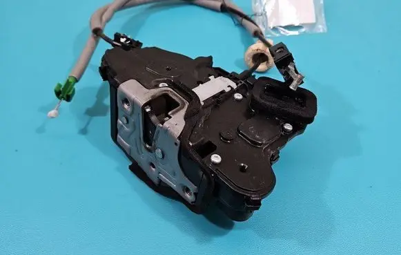 Seat Arona Front door lock 10B837016B IMPRK1473404