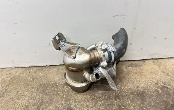 Audi Q2 - EGR valve cooler 04L131512BR 04L131501M
