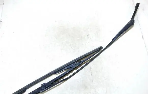Audi A4 S4 B5 8D Front wiper blade arm 8d1955408a