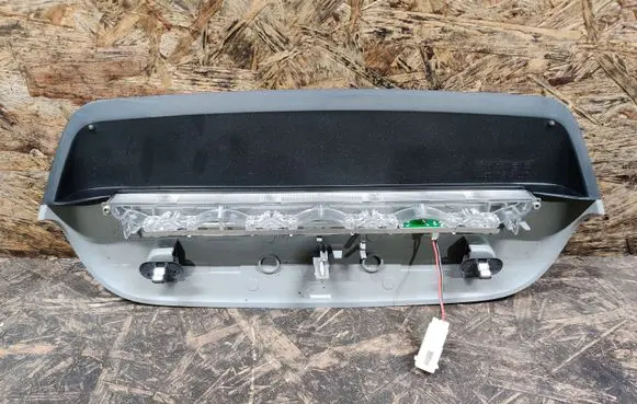 Jaguar XJ X350 Third/center stoplight 2W9313A613AE 89032461