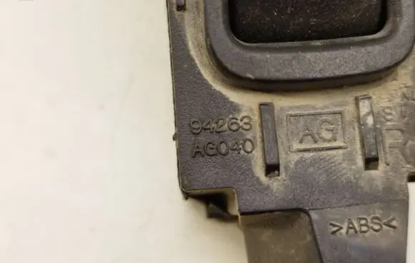 Subaru Outback Electric window control switch 94263 AG040