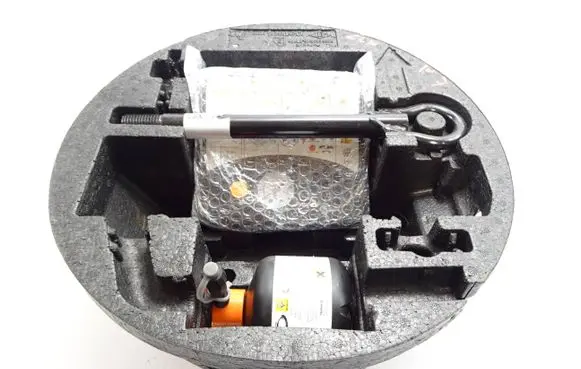 Renault Clio IV Tire air pump compressor asdf