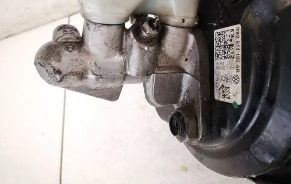 Seat Leon (1P) Master brake cylinder 1K0945459A