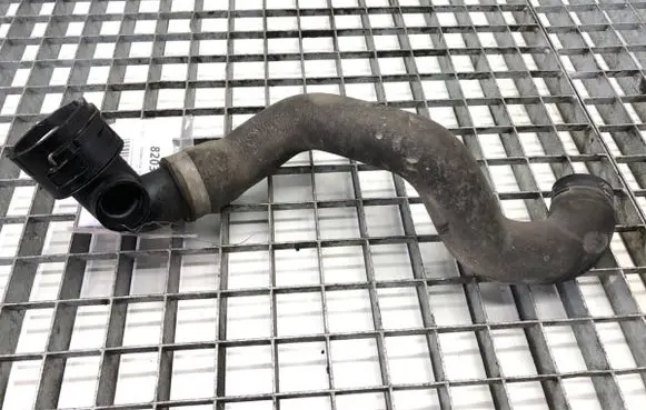 Volkswagen Touareg I Engine coolant pipe/hose 7L6122291M