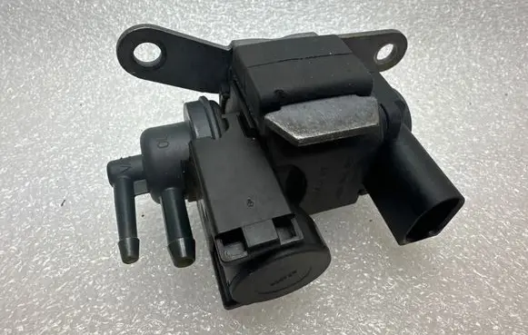 Audi A6 Allroad C7 Turbo solenoid valve 059145245B 02S0614