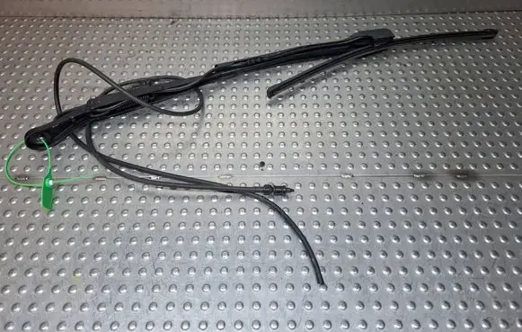 BMW 3 G20 G21 Front wiper blade arm S26372206 9448920