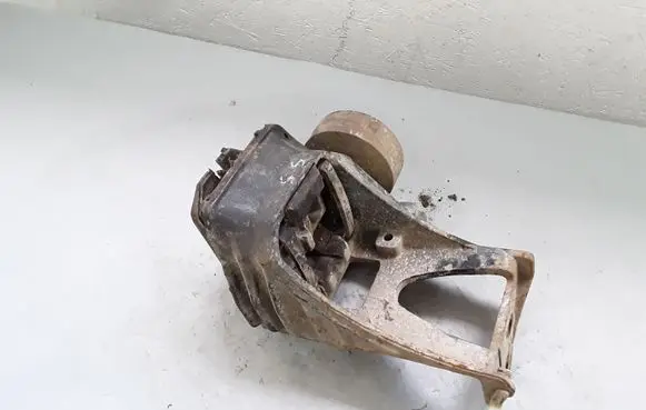 Ford Transit Engine mount bracket NN454M0