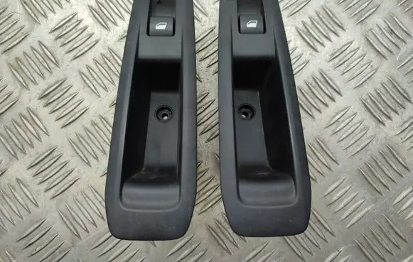 Peugeot 308 Electric window control switch 96762292ZD