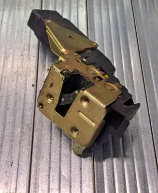 Mitsubishi Space Star Front door lock