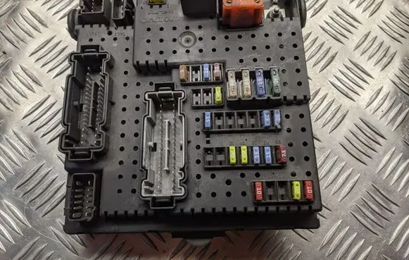 Volvo V70 Fuse module 30786646