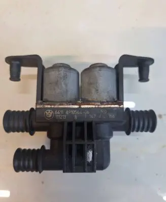 BMW X6 E71 Coolant heater control valve 6910544 111213