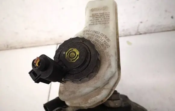 Seat Leon (1P) Brake fluid reservoir