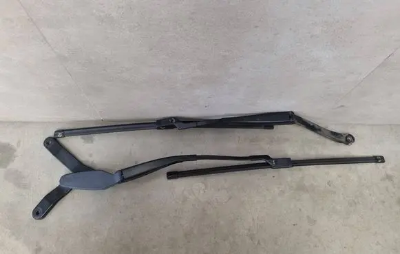 Mercedes-Benz CLS C218 AMG Front wiper blade arm A2188200644
