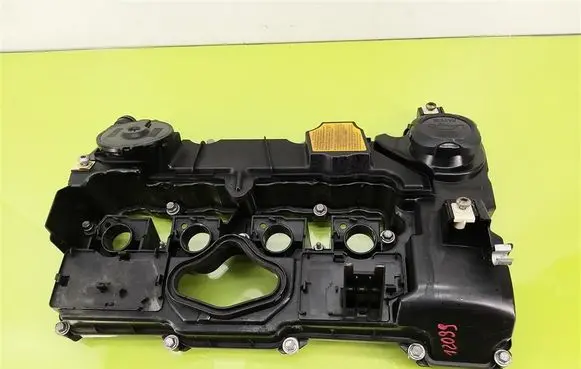 BMW 1 E81 E87 Rocker cam cover 