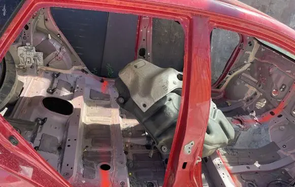 Toyota Auris E180 Pillar (middle) 