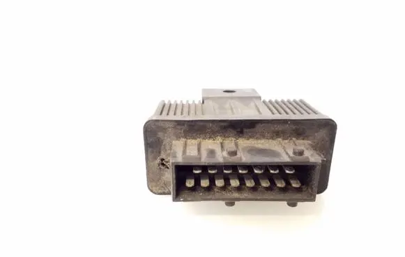 Citroen Xsara Picasso Fuel pump relay 240107