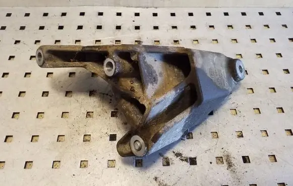 Volkswagen Crafter Engine mounting bracket 076199307