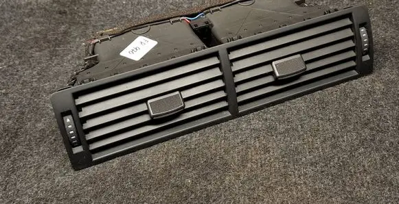 Audi A4 S4 B7 8E 8H Dash center air vent grill 8E0820951H