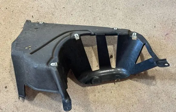 BMW 5 G60 G61 Rear underbody cover/under tray 9881705