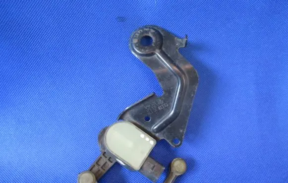 Audi A6 S6 C6 4F Headlight/headlamp level sensor 1T0907503 6PM00873900 020709