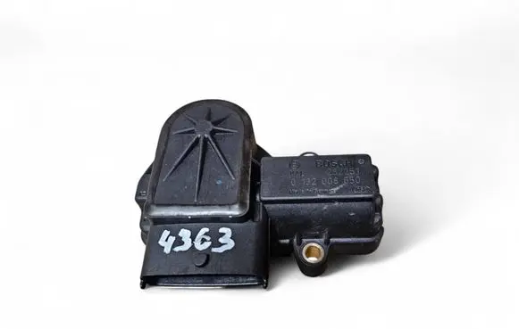 Alfa Romeo 156 Throttle valve position sensor 0132008650