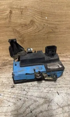 Volvo XC90 Front door lock 30699746