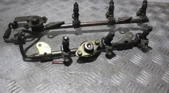 Nissan Maxima A34 Fuel main line pipe 
