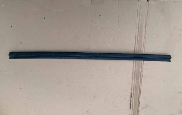 Mercedes-Benz W123 Rubber seal front door (on door) 