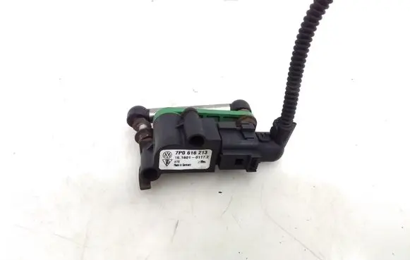 Headlight/headlamp level sensor