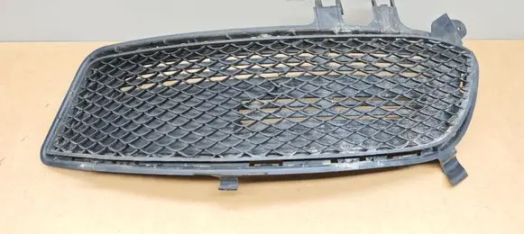 Mercedes-Benz A W176 Front bumper lower grill A1768851622