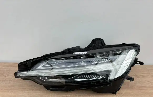 Volvo V60 Headlight/headlamp 32228817