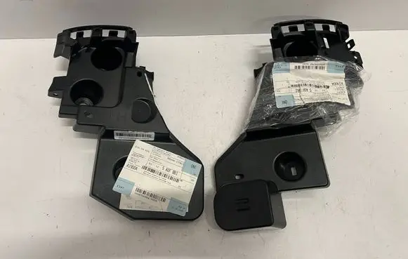 BMW 5 G60 G61 Rear bumper mounting bracket 5A0F8B1 5A0F8B2