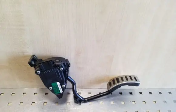 Volkswagen Phaeton Accelerator throttle pedal 3D2723503E F30016001