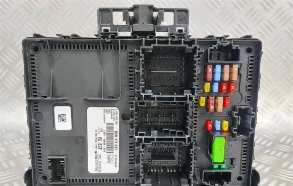 Ford Kuga III Fuse module LX6T-15604-BCF