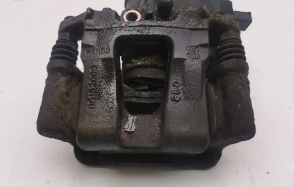 Hyundai i40 Rear brake caliper
