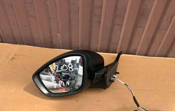 Peugeot 208 I Front door electric wing mirror 131313