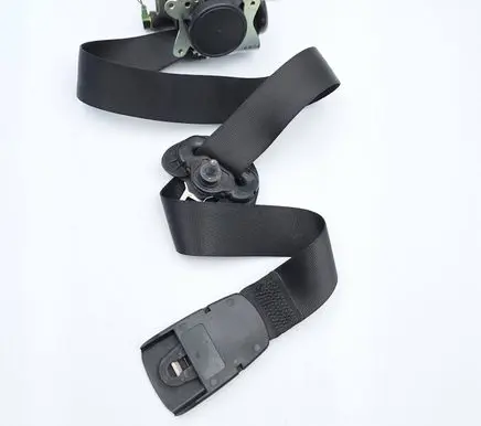 BMW 2 F46 Front seatbelt 7313304 012R0000 300419