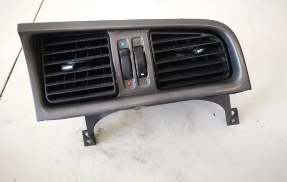 Nissan Primera Dash center air vent grill 687512f900 68751-2f900