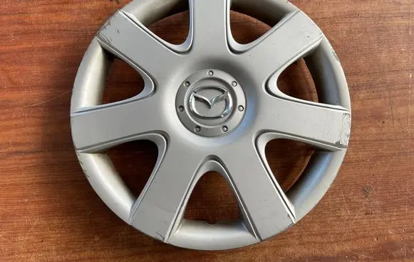 Mazda 6 R15 wheel hub/cap/trim GJ6R37170