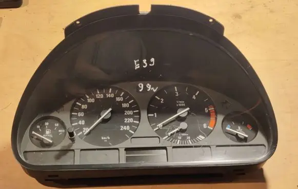 BMW 5 E39 Speedometer (instrument cluster) 62118375675 88311228
