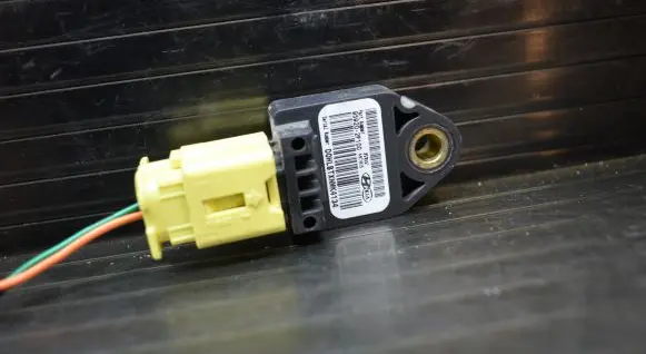 KIA Carnival Airbag deployment crash/impact sensor 959202F100