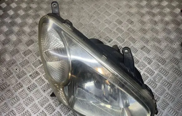 Toyota RAV 4 (XA20) Headlight/headlamp 12V6055